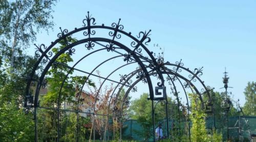 Как выбрать размеры ажурной садовой арки. Металлические садовые арки в ландшафтном дизайне