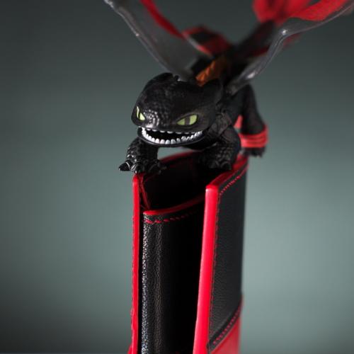 Как проверить натуральную кожу зажигалкой. Как отличить натуральную кожу от кожзама