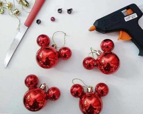 Новогодние ёлочные игрушки своими руками. Новогодняя игрушка Микки Маус своими руками