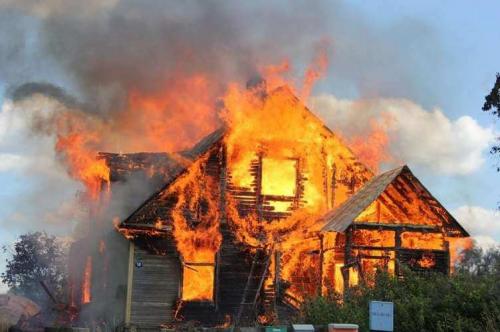 Материал стен брус. Недостатки домов из бруса