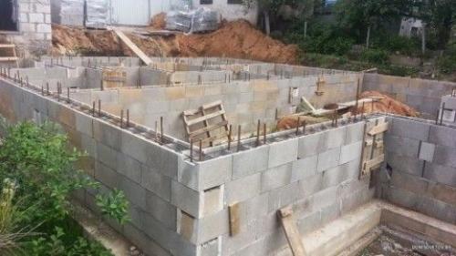 Монолитный подвал частного дома. Особенности заглубляемой монолитной плиты