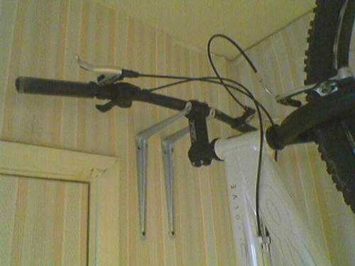 Хранение велосипеда на стене. Возможные методы крепления