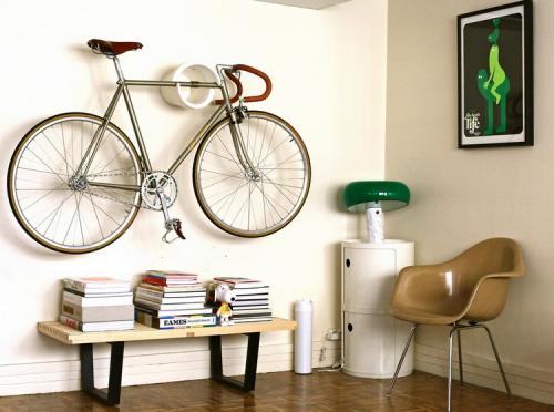 Крепление для хранения велосипеда вертикально вдоль стены. Настенный крепеж для велосипеда: какой выбрать