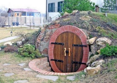 Погреб в доме или отдельно. Что лучше построить: погреб под домом или отдельно