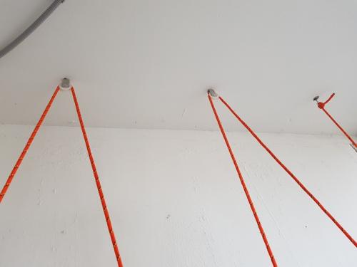 Хранение велосипеда на потолке. Крепление велосипеда к потолку своими руками