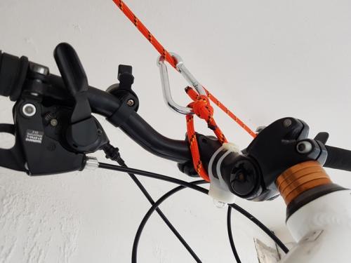 Хранение велосипеда на потолке. Крепление велосипеда к потолку своими руками