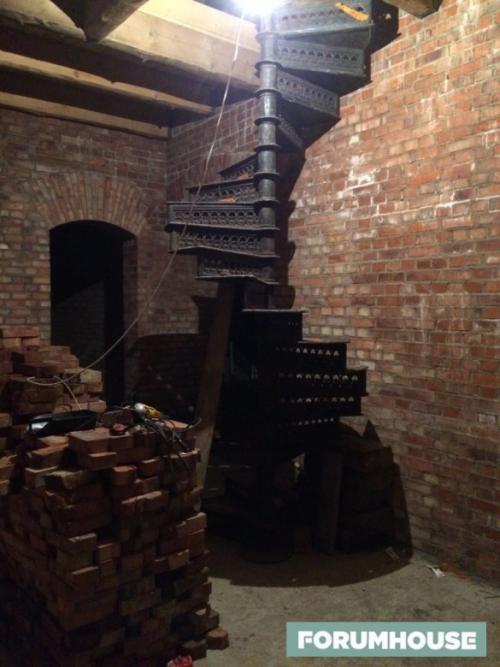 Дом из забутовочного кирпича. Однослойные кирпичные стены