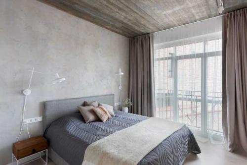 Как расставить мебель в квадратной комнате. Квадратная спальня: обзор оригинальных идей по оформлению дизайна спальни квадратной формы (100 фото новинок)