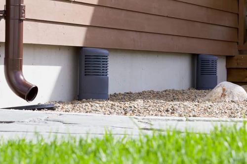 Какие особенности проектирования и строительства монолитного фундамента с подвалом следует учитывать при строительстве дома на сложном рельефе местности. Этапы строительства фундамента для дома с подвалом