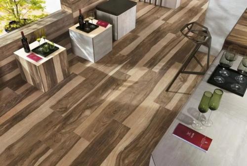 Плитка под дерево в ванной. Особенности 11