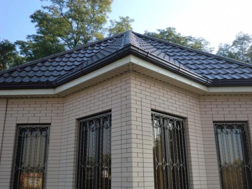 Четырехскатная крыша своими руками. Четырехскатная крыша — виды, подготовка к установке, расчет размеров и проектирование стропильной системы