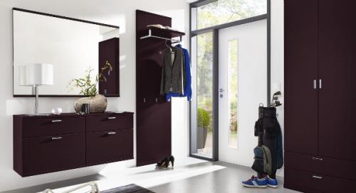 Какие функции могут быть реализованы в круглом настенном зеркале в раме.  №1. Выбираем тип зеркала для прихожей