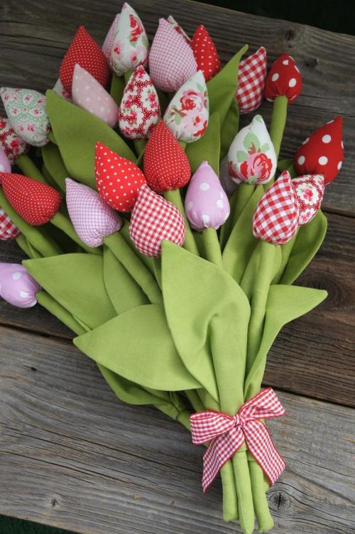 Как сделать поделки из ткани на новый год. Мягкие новогодние игрушки из ткани своими руками 18 Как сделать поделки из ткани на новый год. Мягкие новогодние игрушки из ткани своими руками 18