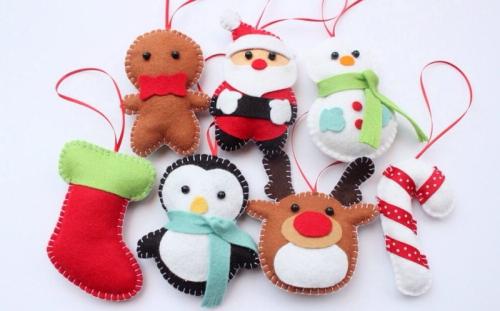 Как сделать поделки из ткани на новый год. Мягкие новогодние игрушки из ткани своими руками 07 Как сделать поделки из ткани на новый год. Мягкие новогодние игрушки из ткани своими руками 07