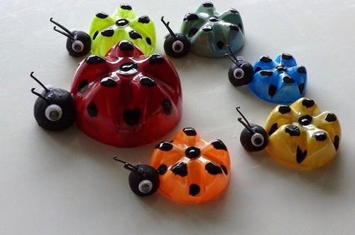 Поделки из бутылок пластиковых. Поделки из пластмассовых бутылок своими руками: украшения для сада, огорода, дачи 13