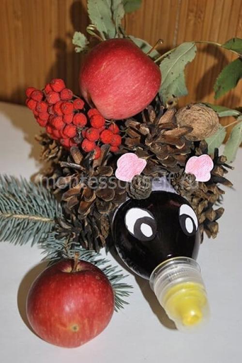 Как приклеить шишки к пластиковой бутылке. Ежик из шишек и бутылки