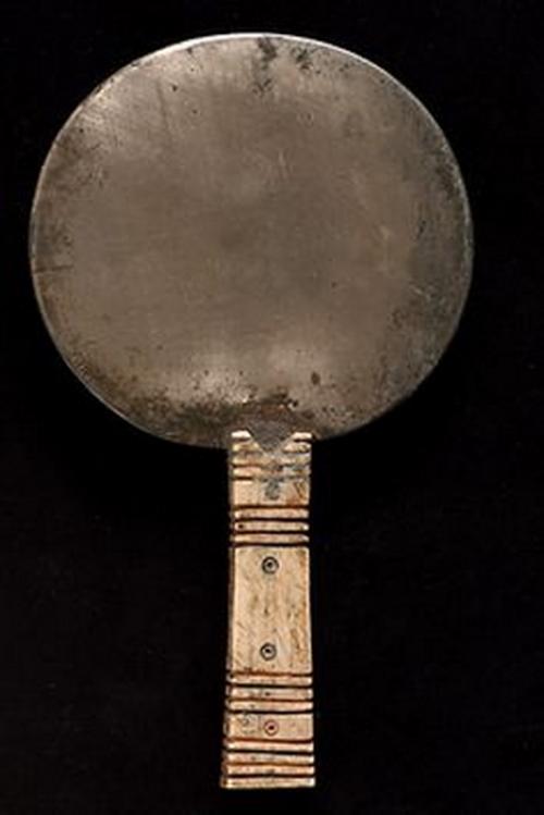 Зеркало круглое на стену. Зеркала бронзового века