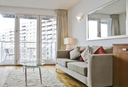 Как преобразить комнату с помощью круглых зеркал 01 Как преобразить комнату с помощью круглых зеркал 01