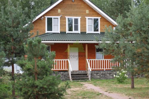 Как выбрать цвет фасада дома. ЦВЕТ ФАСАДА ДОМА С ЗЕЛЕНОЙ КРЫШЕЙ 05