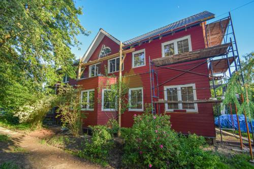 Как выбрать цвет фасада дома. ЦВЕТ ФАСАДА ДОМА С ЗЕЛЕНОЙ КРЫШЕЙ 08