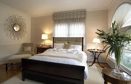 Где лучше всего разместить зеркало Солнце в спальне. Зеркало в спальне: варианты интерьера