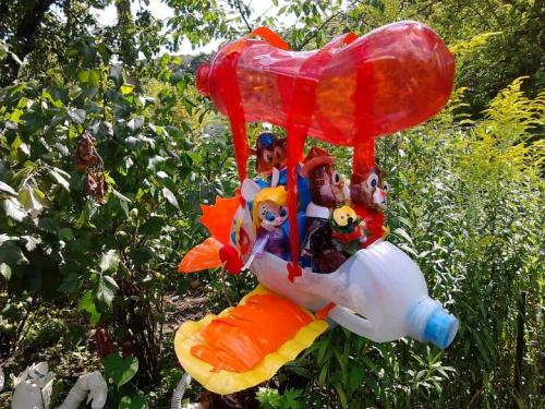 Животные из пластиковых бутылок своими руками для сада 07 Животные из пластиковых бутылок своими руками для сада 07