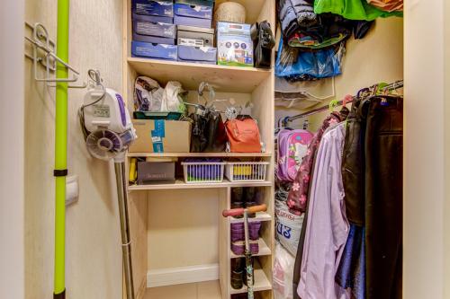 Как организовать пространство в однокомнатной квартире для четверых, чтобы всем было комфортно. В однушке вчетвером?! Как?