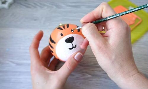 Ёлочные игрушки своими руками. Как сделать новогодние игрушки на елку 2022: 100 идей 30 Ёлочные игрушки своими руками. Как сделать новогодние игрушки на елку 2022: 100 идей 30