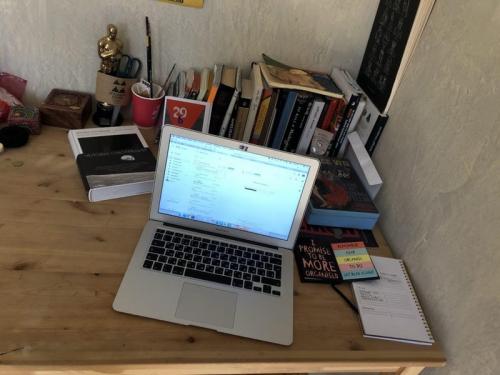 Дизайн однокомнатной квартиры с рабочим местом. Выделите отдельное место