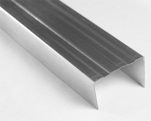 Как правильно соединять профильное полотно между собой. Характеристики профилей для ГКЛ и способы их соединения