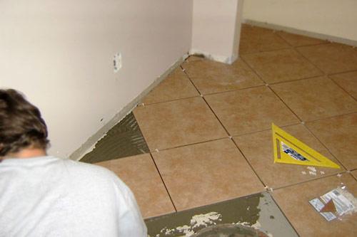 Как облицевать стены в ванной комнате плиткой. Способы укладки плитки в ванной комнате