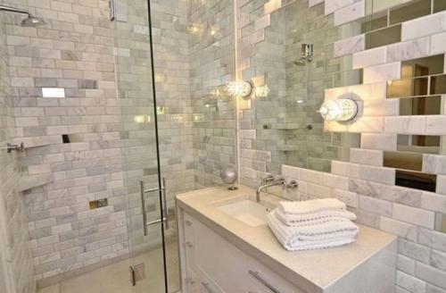 Какая плитка для ванной подойдет на стены и пол. Советы, какую и как лучше выбрать плитку для ванной