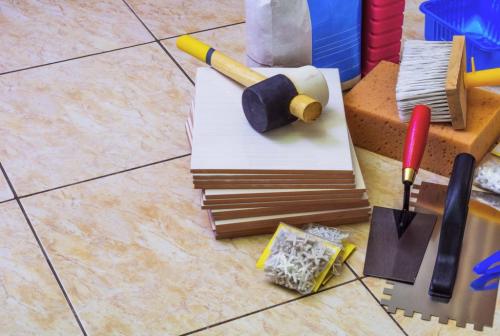 Как положить плитку в ванной своими руками. Укладка плитки в ванной своими руками