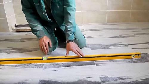Как класть плитку на пол. Как правильно класть плитку на пол своими руками