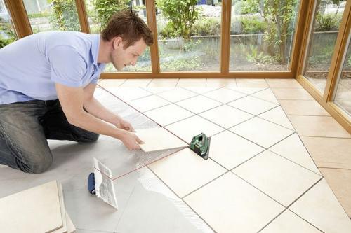 Укладка плитки на пол своими руками. Как класть плитку на пол своими руками – пошаговая инструкция