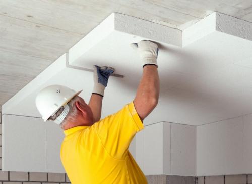 Как приклеить потолочную плитку на неровный потолок. Пенопластовый каркас