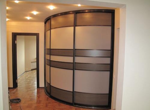 Угловой шкаф встроенный. Встроенный угловой шкаф купе – особенности, преимущества и недостатки