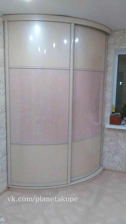 Угловой шкаф в гостиную. 40 идей углового шкафа-купе в гостиную 05 Угловой шкаф в гостиную. 40 идей углового шкафа-купе в гостиную 05