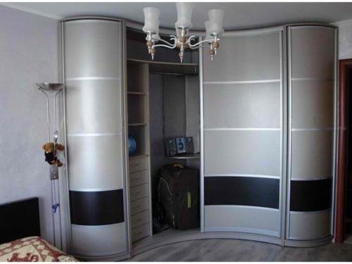 Угловые шкафы купе в спальню. Стиль и цвет