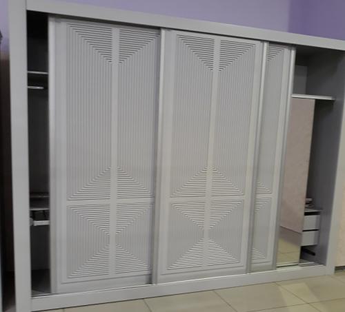 Наполнение шкафа с размерами. Внутреннее наполнение больших шкафов на примере чертежей и фото