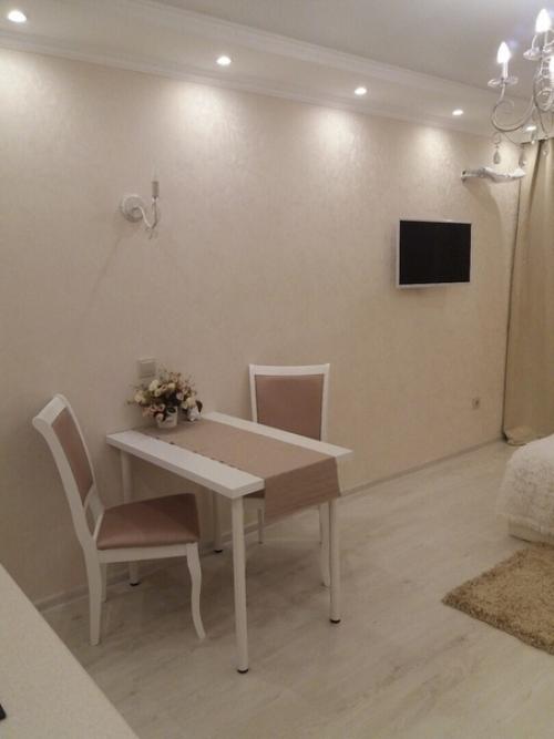 Сделали простой ремонт, чтоб сдавать квартиру в аренду. 01