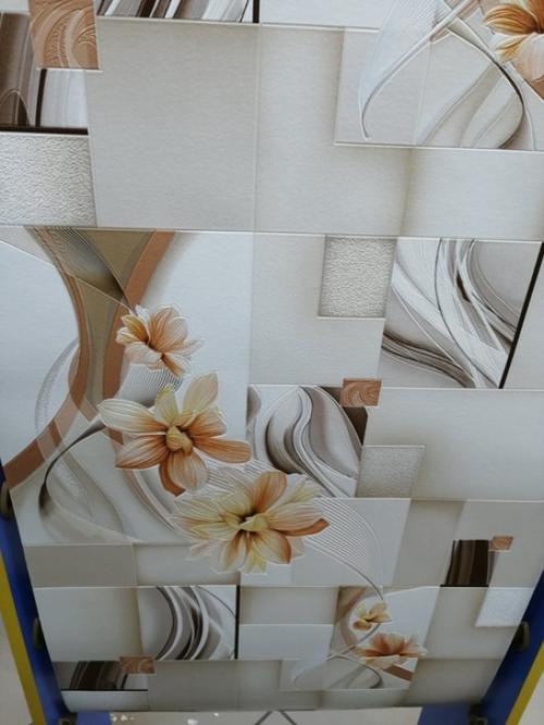 Помогите пожалуйста выбрать обои для кухни.