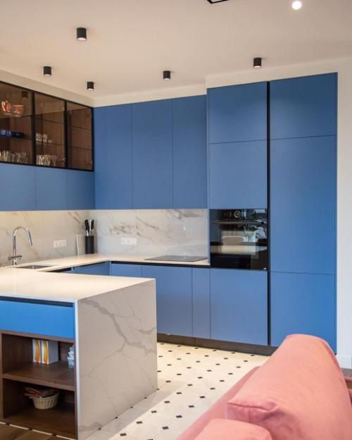 Яркая кухня - гостиная. 03