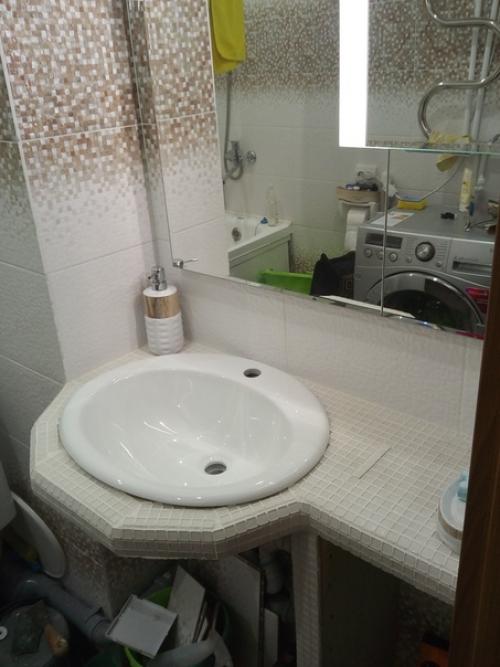Была у меня раковина на пьедестале, но очень мне захотелось переделать её на мы встраиваем. 06