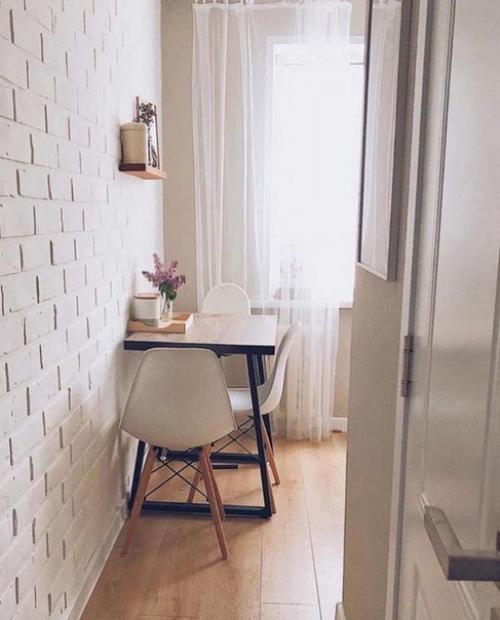 Небольшая кухня. В светлых тонах. 03