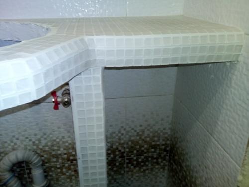 Была у меня раковина на пьедестале, но очень мне захотелось переделать её на мы встраиваем. 04