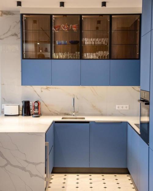 Яркая кухня - гостиная. 06