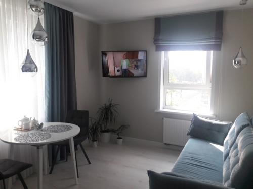 Нашей светлой кухне уже почти год. 01