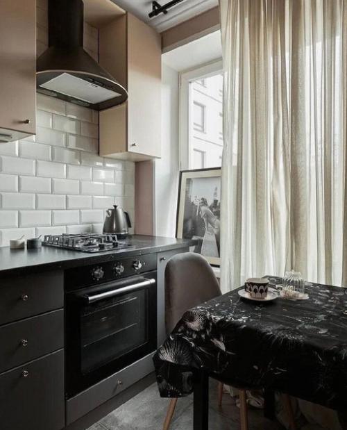 А по фотографиям. 02