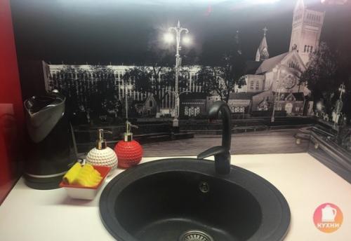 Вот такую кухню хозяева распланировали и реализовали сами! 04